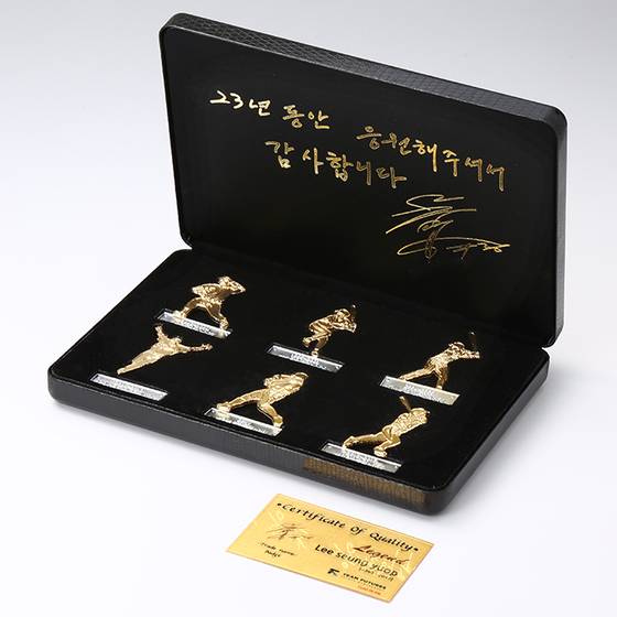 이승엽 선수 은퇴기념 뱃지. [사진 아이파크몰]