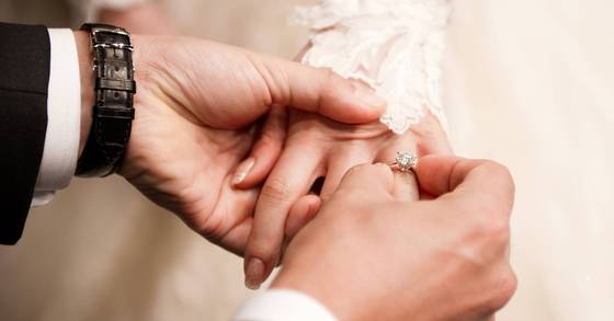 성 역할에 대한 의식의 변화가 결혼의 제도는 물록 가족의 형태와 역할까지 바꾸어가고 있다. [중앙포토]