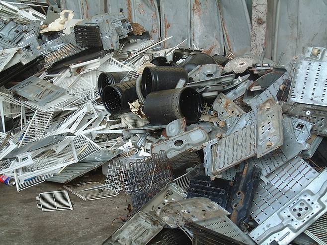 분리 해체된 폐가전제품. 강찬수 기자