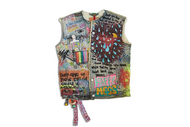 지드래곤의 커스터마이징 베스트 © 리바이스