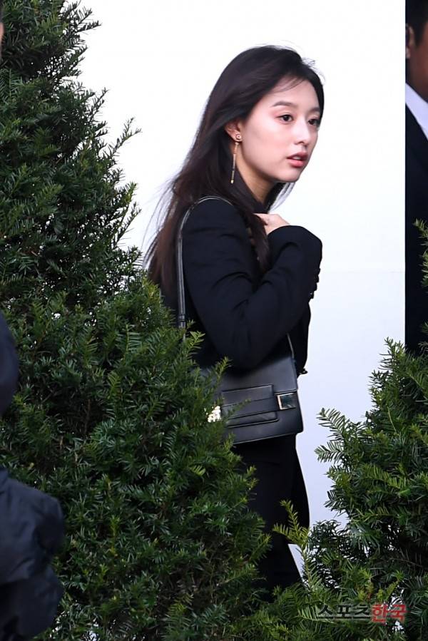 배우 송중기 송혜교 커플의 결혼식에 참석하고 있는 배우 김지원.사진=장동규 기자 jk31@hankooki.com