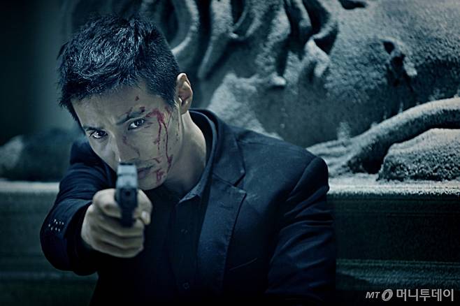 '글록'을 선택하면 영화 '아저씨'의 원빈이 될 수 있다. 권총만. /사진제공=CJ엔터테인먼트