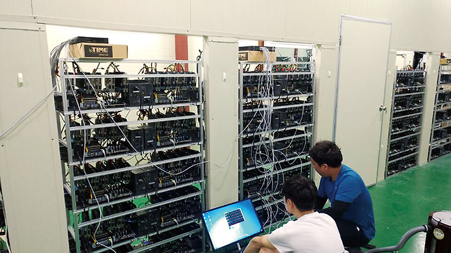 경북 경산의 가상화폐 채굴장. 이곳에서는 가상화폐 거래 랭킹 2위인 이더리움을 채굴하고 있다. © 시사저널 공성윤