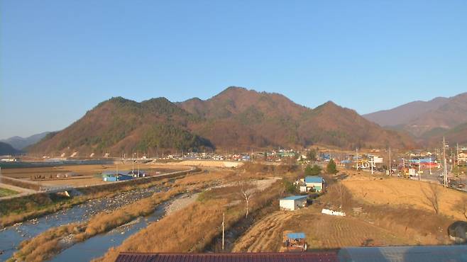 국내에서도 화강암 암반지대에서 라돈 농도가 높게 나타난다. 사진은 라돈 농도가 높게 측정된 강원도 의 한 농촌지역의 모습. [중앙포토]
