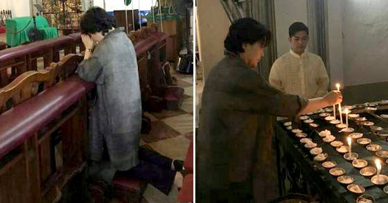문재인 대통령 부인 김정숙 여사가 13일 오후 마닐라 성 어거스틴 성당에서 필리핀 등 동남아시아 교민들의 안전을 기원하며 기도를 드리고 있다. [사진 청와대]