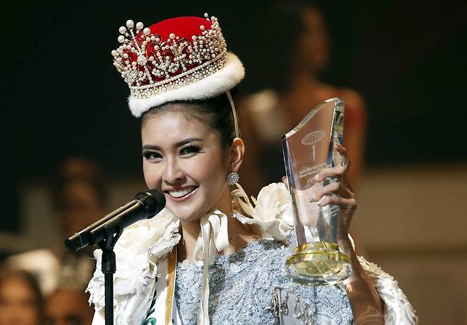 ‘2017 Miss International’을 차지한 미스 인도네시아 케빈 일리아나(Kevin Lilliana) [로이터=연합뉴스]