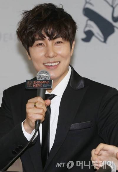 김동완