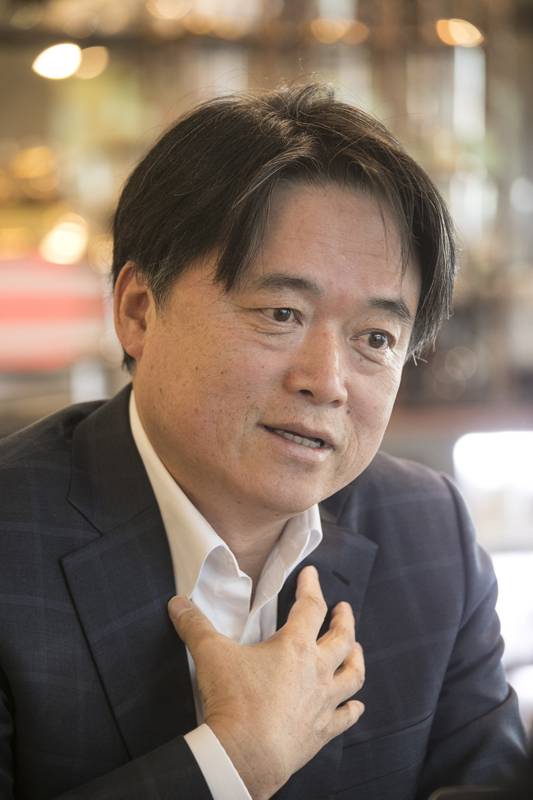 ▲ MBC 해직 PD로서 다른 한 편으로 독립 언론 뉴스타파 PD로서, 공영방송 정상화 투쟁 선봉에 섰던 최승호 PD가 20일 MBC 사장 출사표를 던졌다. 최 PD가 20일 서울 당산동 카페에서 미디어오늘과 인터뷰하고 있다. 사진=이치열 기자