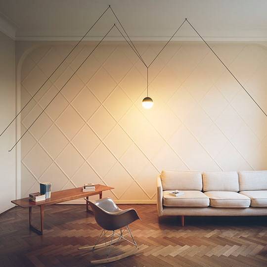 설치 후 원하는 대로 위치와 형태를 조절할 수 있어 인기인 플로스의 스트링 라이트. [사진 두오모]