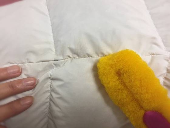 울샴푸와 주방세제를 섞어 때가 탄 부위에 스펀지로 비벼 놨다가 빨면 때가 잘 빠진다.