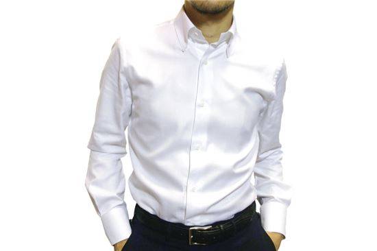 일반적인 형태의 와이셔츠. 'Y셔츠'로 흔히 알려져있지만, 원래는 '화이트 셔츠(White Shirt)'의 일본식 발음인 와이샤스가 일제강점기 그대로 들어오면서 굳어진 표현이다.(사진=라쿠텐 홈페이지)