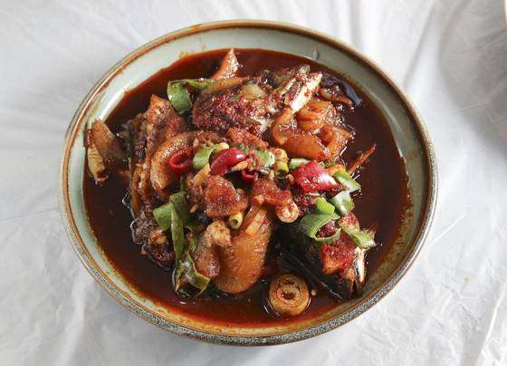 고등어한상에 딸려 나오는 고등어조림. [중앙포토]