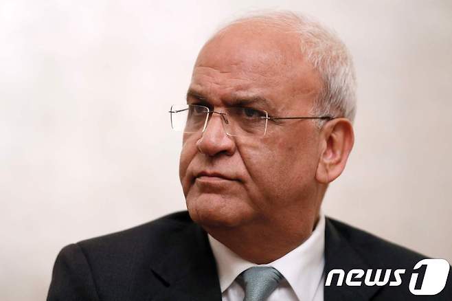 사에브 에레카트 팔레스타인해방기구(PLO) 사무총장이자 평화 협상 대표 © AFP=뉴스1