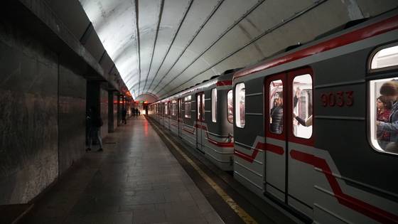 트빌리시 지하철 요금은 구간 상관없이 0.5라리(200원)다.