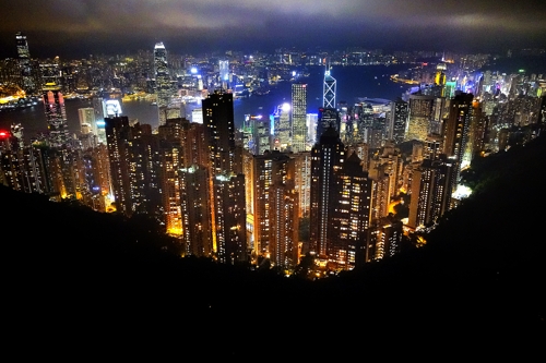 홍콩의 야경은 아름다운 추억을 선물한다.