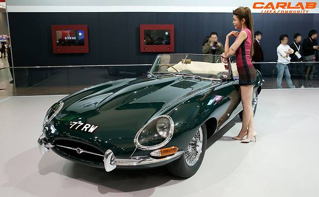 2013 서울모터쇼에 전시된 E-타입