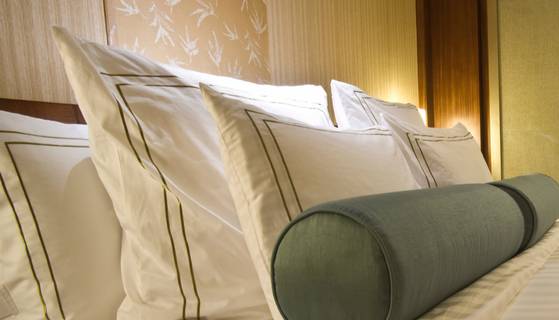 호텔 방을 저렴하게 예약할 수 있는 경매 사이트가 인기다. 미국계 여행 사이트를 통해 온라인 호텔 경매에 참가할 수 있다.