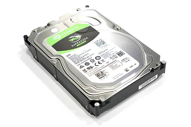 씨게이트 바라쿠다 8TB(ST8000DM004).