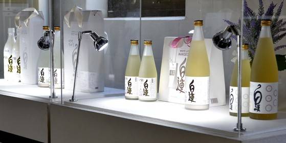 신평양조장에서 만든 막걸리 제품. 막걸리를 유리병에 담아 파는 게 특징가운데 하나다. 프리랜서 김성태