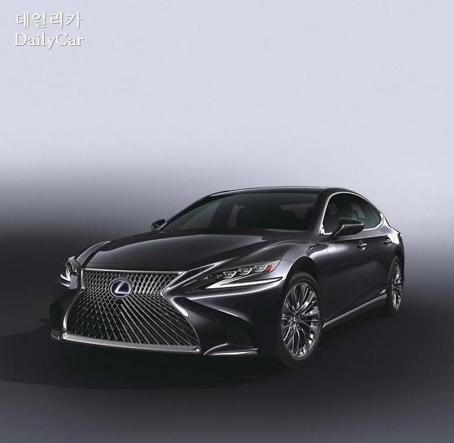 렉서스, 5세대 LS500h(2017)