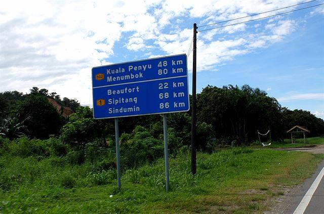 이 여정의 가장 아름다운 일이라면, 길을 잃어버리지 않을 정도의 표지판이 있는 것.