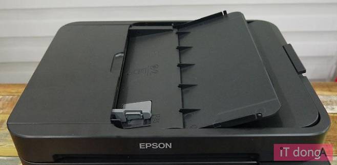 상단 ADF를 편 모습