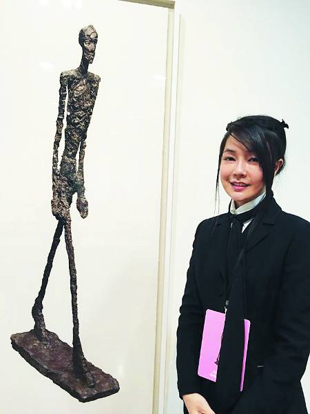 조각가 알베르토 자코메티의 한국 첫 전시회를 주관하는 코바나컨텐츠 김건희 대표. 그는 초대형 전시를 잇달아 기획하며 국내 미술계 안팎을 들썩이게 만들고 있다.뉴시스