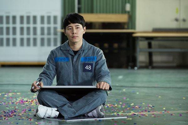 지난해 7일 방송된 tvN 드라마 ‘슬기로운 감빵생활’ 6회에서는 ‘제 1회 서부교도소 도전 골든벨’에서 한양(이규형 분)이 최종 우승하는 장면이 그려졌다. CJ E&M 제공