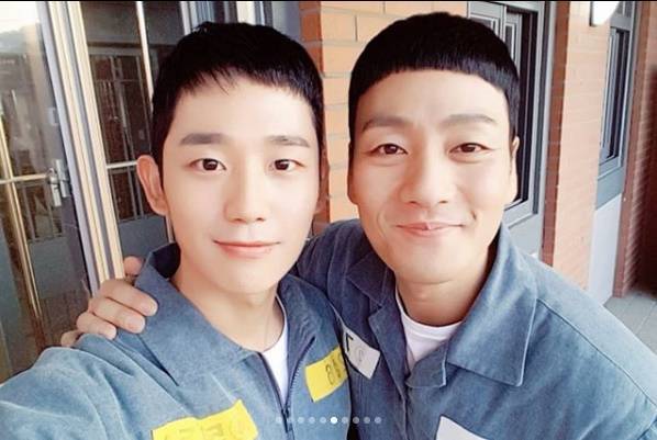 '슬기로운 깜빵생활' 정해인·박해수·이규형·정웅인·정경호/사진=정해인 SNS