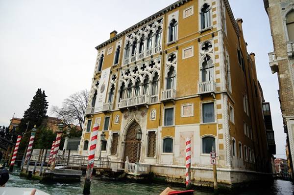 흙이 귀한 곳이라 정원이 있는 집은 매우 비싸고 좋은 집이라고 한다. ⓒMK스타일