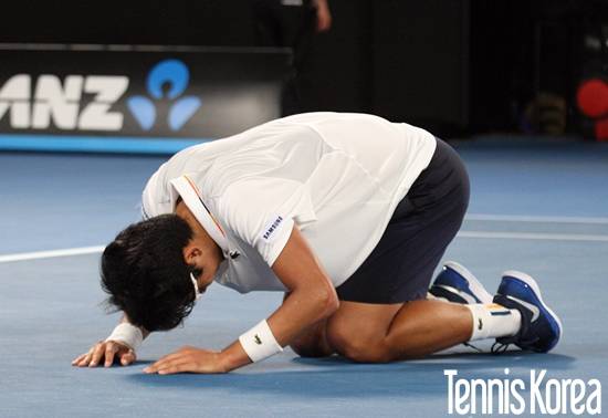 정현의 승리 세리머니에는 그동안 자신을 뒷바라지 해 준 부모님과 코칭 스태프에 대한 고마움이 담겨 있다. 사진= (호주)박준용 기자