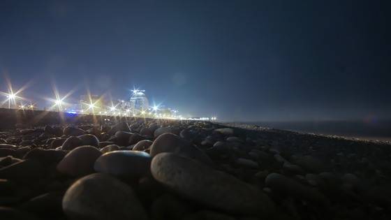 바투미의 밤 해변.