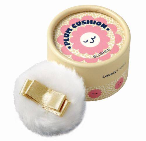 화장하는 연령층이 갈수록 낮아지면서 10대 화장품 시장이 3000억원 규모를 넘어선 가운데 10대와 20대 초반을 위한 화장품이 쏟아져 나오고 있다. 사진은 ‘네이처 컬렉션 리터치 쿠션 핑크’와 ‘더페이스샵 러블리믹스 파스텔 쿠션블러셔’