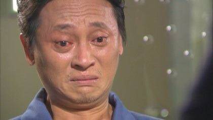 잠깐 눈물 좀 닦을게요