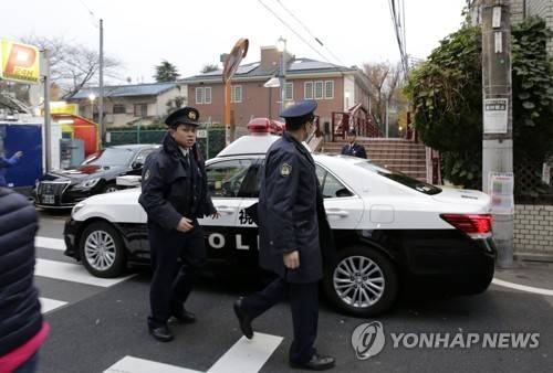 일본 경찰 [EPA=연합뉴스 자료사진]