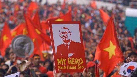 박항서 감독을 '나의 영웅'이라고 표현한 한 베트남 국민. [사진 유튜브 캡처]