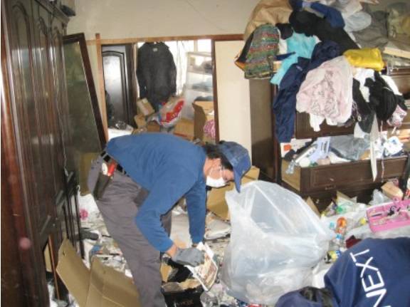 넥스트 직원들이 치워야할 쓰레기 규모가 어마어마하다. /사진=넥스트 홈페이지.