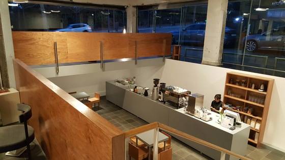 카페와 저자토크가 가능한 공간이 함께 마련되는 것이 독립서점의 특징이다. 김동호 기자