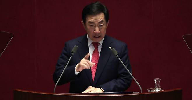 자유한국당 김성태 원내대표 교섭단체 대표연설 - 자유한국당 김성태 원내대표가 1일 오전 열린 국회 본회의에서 교섭단체 대표연설을 하고 있다. 2018.2.1 연합뉴스