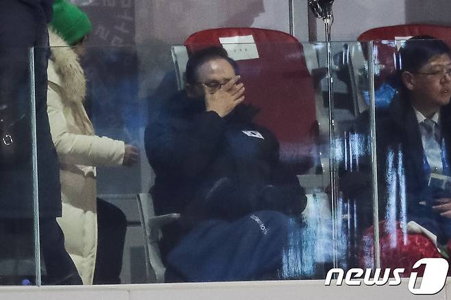 2018 평창동계올림픽 개막식에 참석한 이명박 전 대통령. 2018.2.9/뉴스1 © News1 유승관 기자