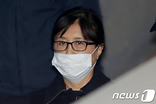 법원 "롯데에 직권남용, 최순실-박근혜 공모 인정돼"(속보) | 인스티즈