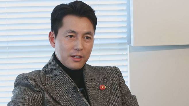 정우성