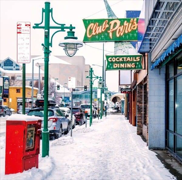 알래스카의 관문도시이자 최대 도시인 앵커리지 다운타운 풍경