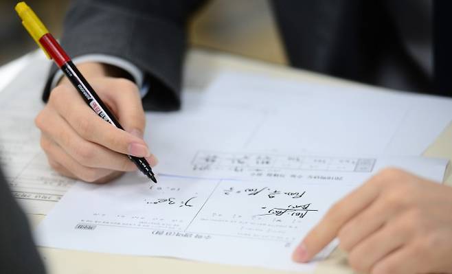 교육부 수능에서 기하 제외 검토에 수학계 “반대” (사진=뉴시스)