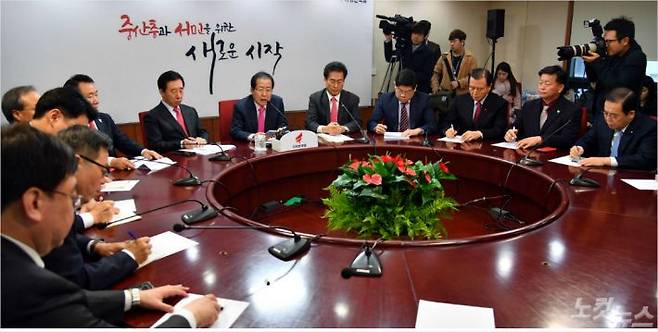 자유한국당 홍준표 대표와 최고위원 (사진=윤창원 기자/자료사진)