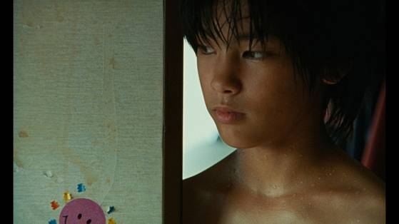 장남 아키라 역을 맡은 야기라 유야.