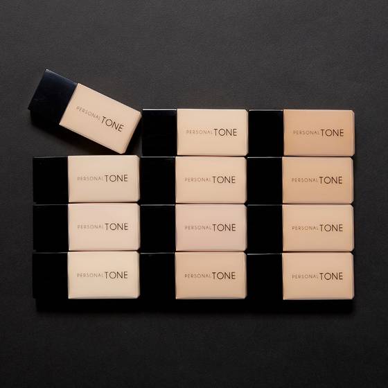 다양한 톤과 명도를 반영한 12가지 색의 어퓨 퍼스널 톤 파운데이션. [사진 각 브랜드]