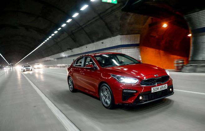 기아자동차 준중형 세단 신형 'K3' 주행 모습 (제공=기아자동차)