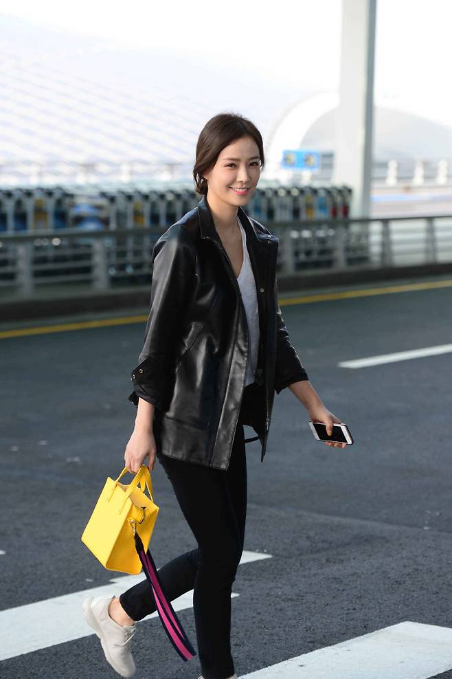 배우 손태영. 이하 스와로브스키 코리아 제공