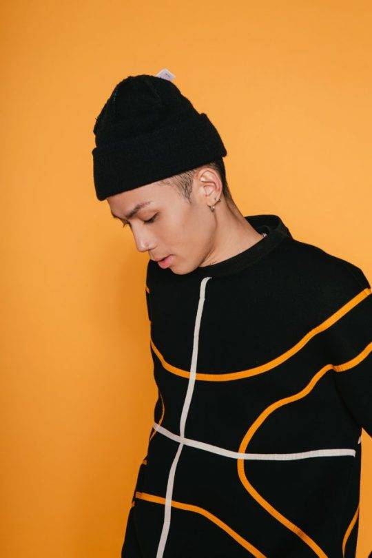 지난달 EP 음반 <퀘스천즈(QUESTIONS)>를 발표한 래퍼 루피. / 사진제공=메킷레인 레코즈